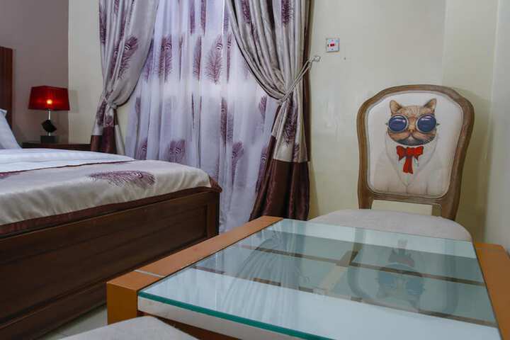 Room 18 of 29