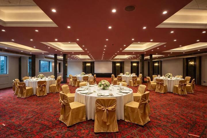 Ballroom/Hall 64 of 70