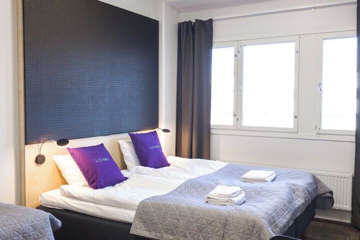 Room 10 of 33