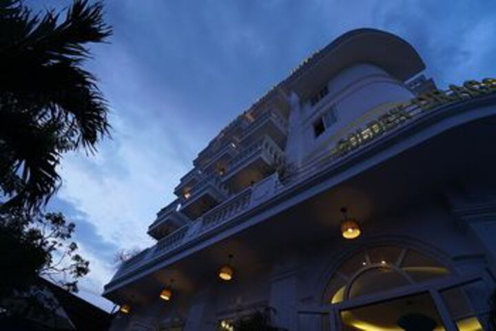Hotel 53 of 66