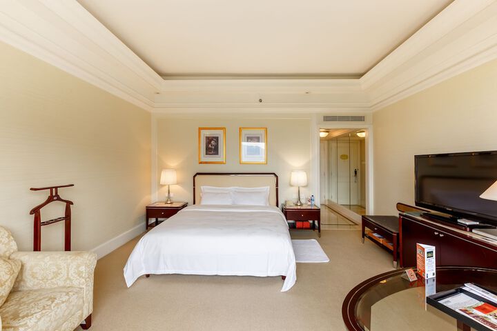 Room 5 of 44