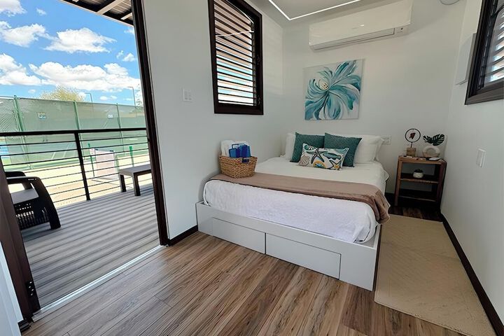 Room 6 of 15