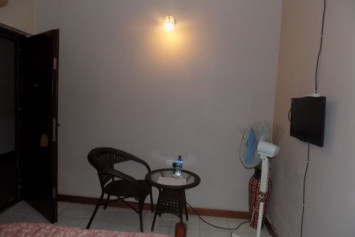 Room 13 of 29