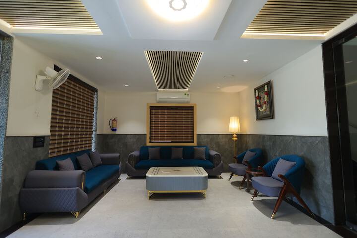 Hotel Interior 5 of 136