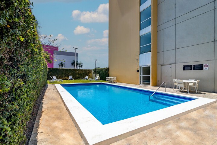 Pools & Facilities