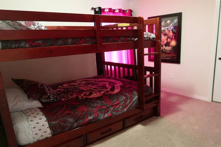 Room 6 of 30