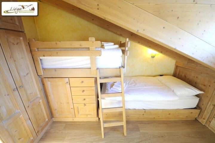 Room 4 of 45