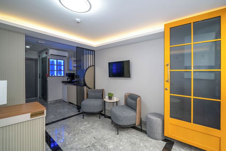Hero Image 1 of 60