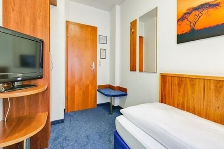 Room 4 of 21