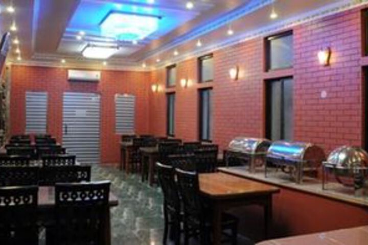 Dining 9 of 9