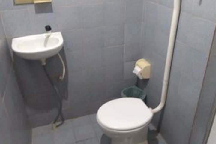 Room 9 of 189