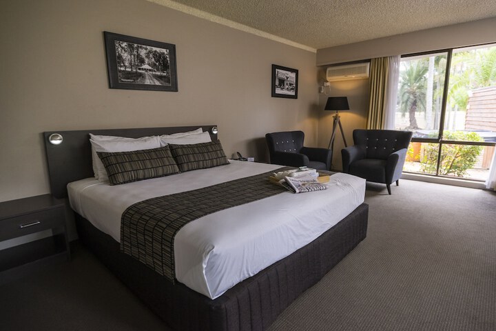Room 12 of 38
