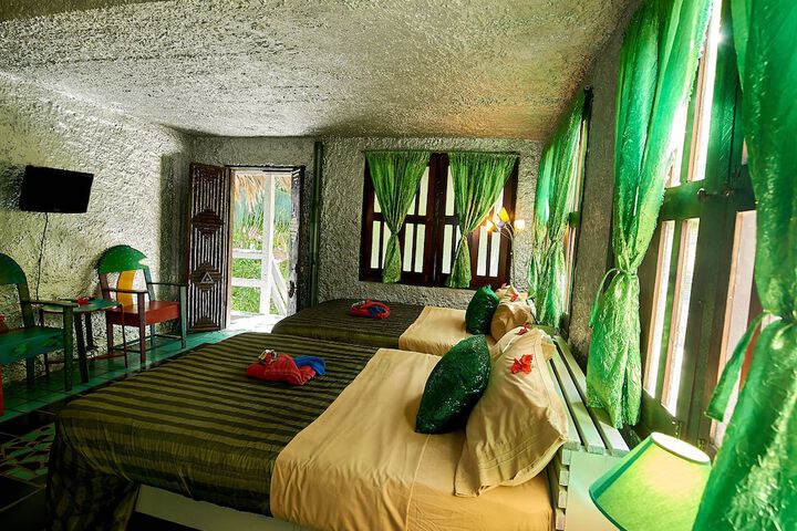 Room 43 of 134