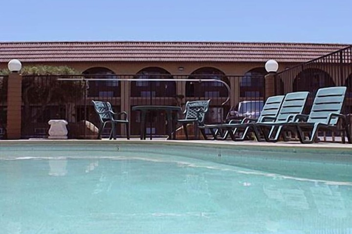 Hotel with Pool