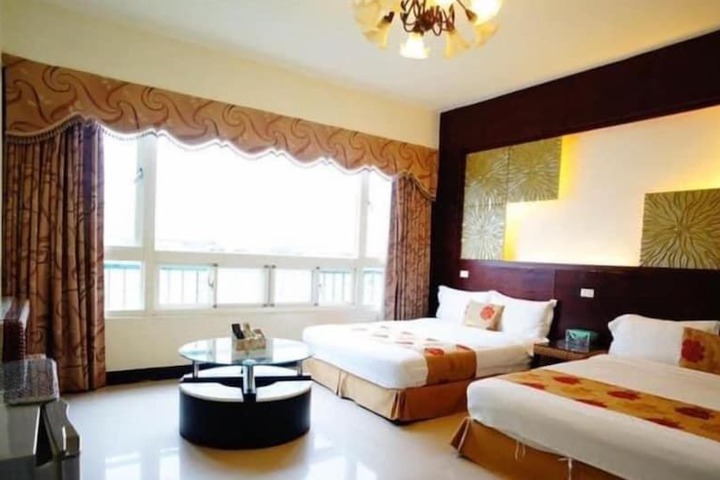 Room 16 of 33