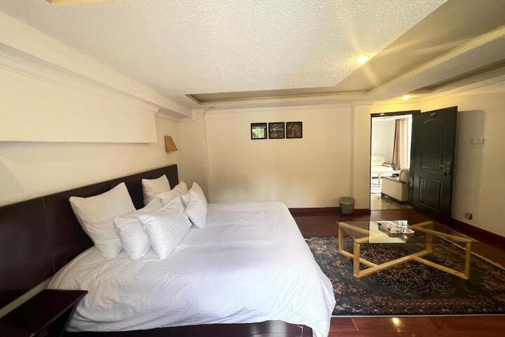 Room 8 of 42