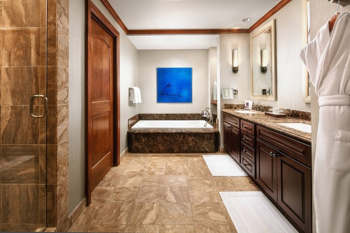 Room 16 of 25