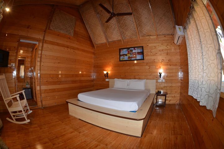 Room 6 of 42