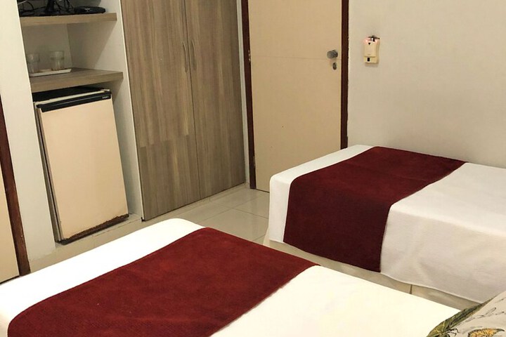Room 10 of 64