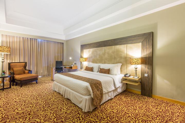 Room 30 of 96