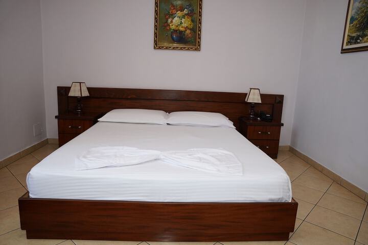 Room 4 of 22