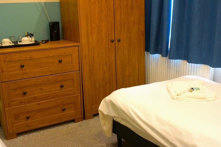 Room 25 of 162