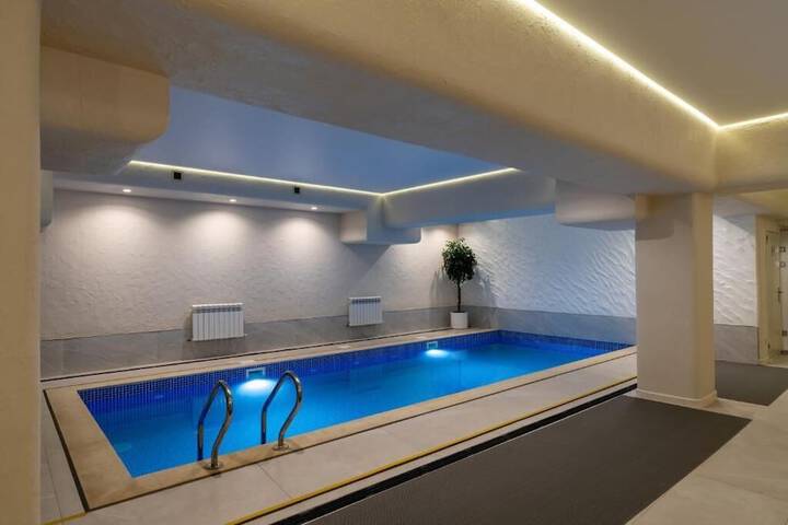 Pool 23 of 36