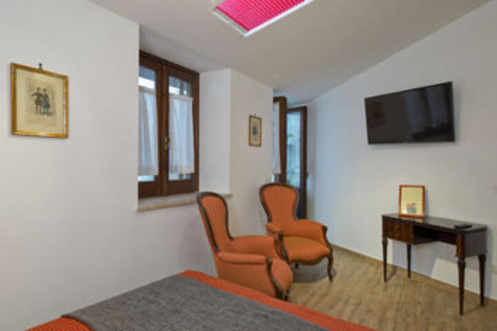Room 109 of 477
