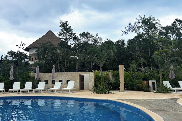 Pool 43 of 103