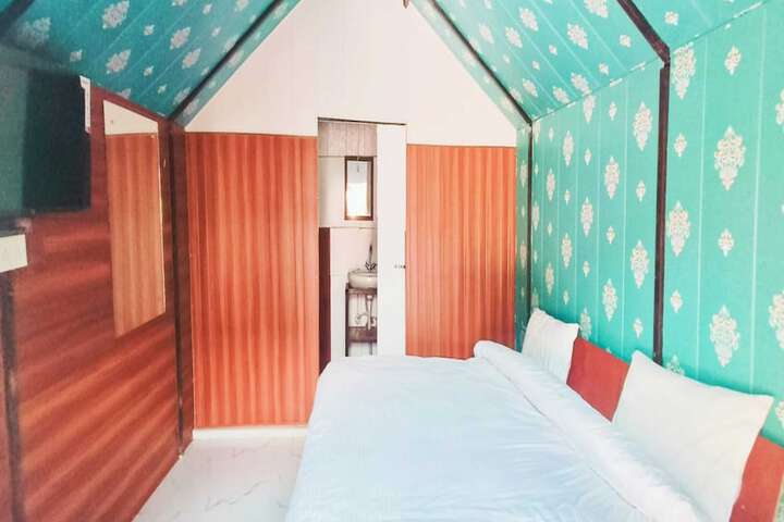 Room 8 of 22