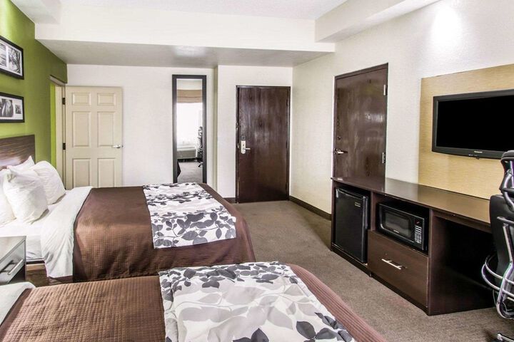 2 Double Beds (2 of 10)