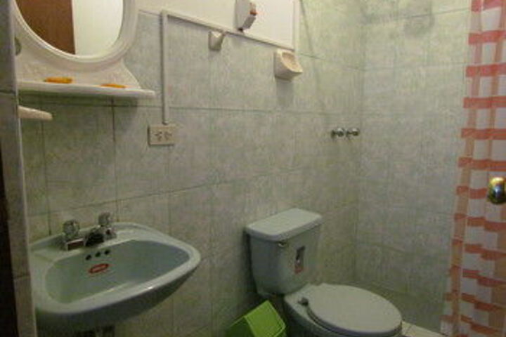Room 1 of 34