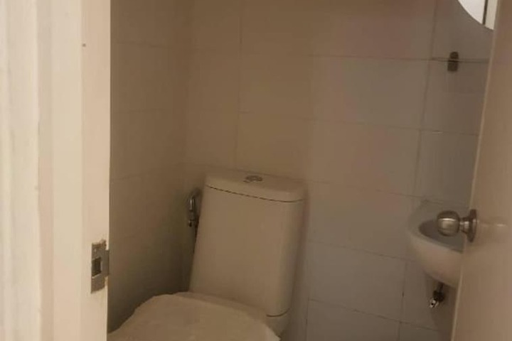 Room 10 of 13