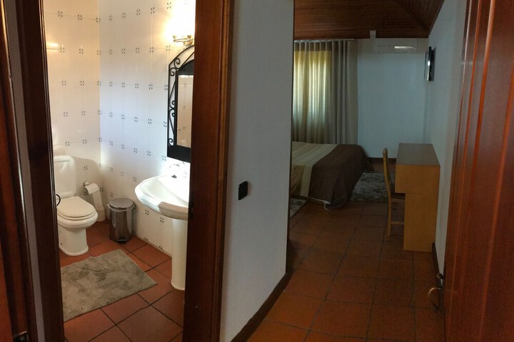 Room 53 of 110