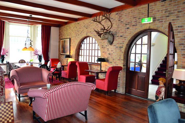 Guest Lobby