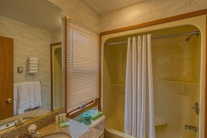 Room 12 of 22