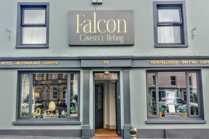 Falcon Hotel