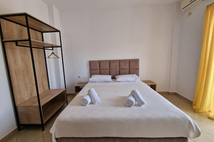 Room 12 of 68