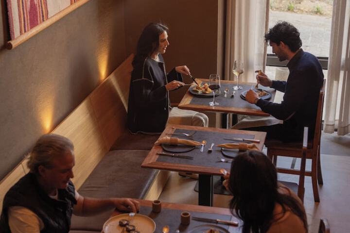 Dining 47 of 63