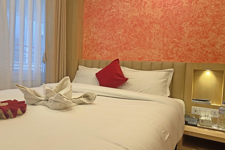 Room 9 of 129