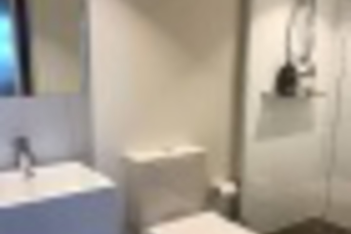 Room 195 of 204