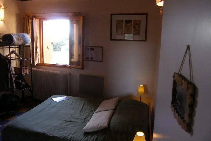 Room 3 of 16