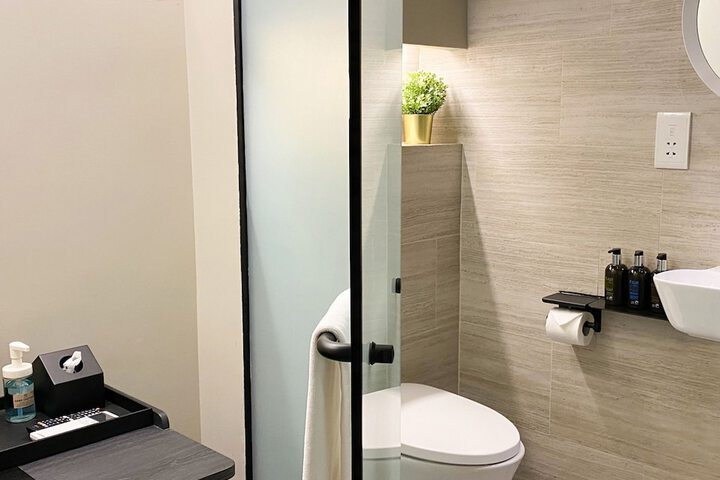 Room 18 of 28