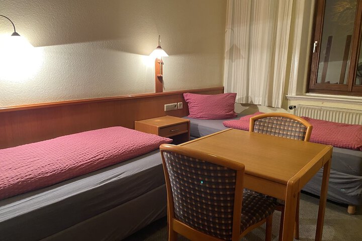 Room 5 of 28