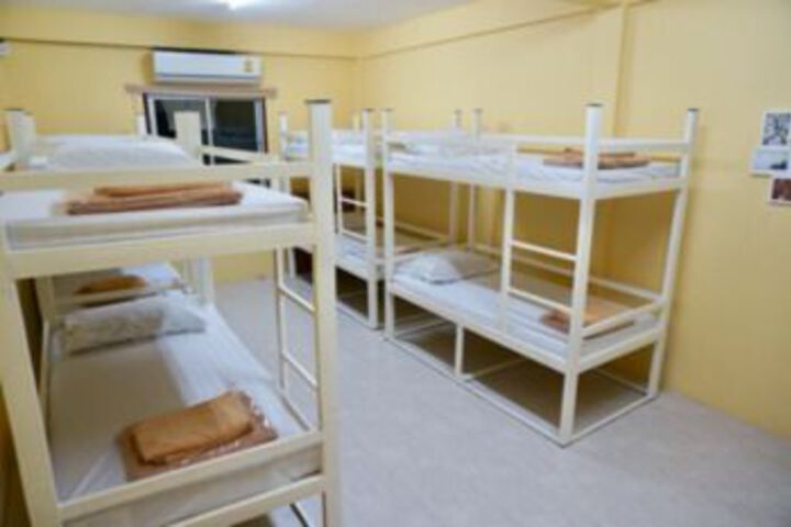 Room 8 of 22