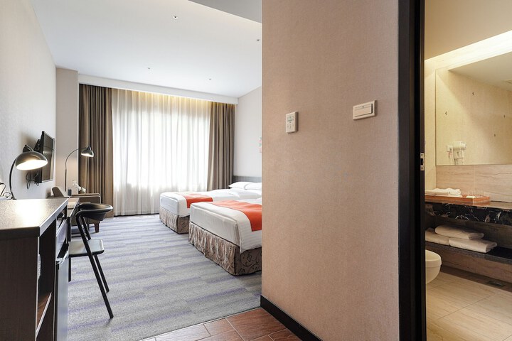 Room 29 of 90