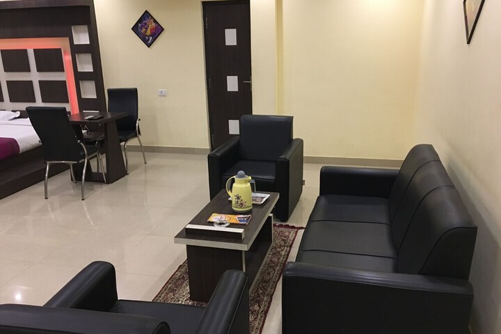 Room 3 of 8