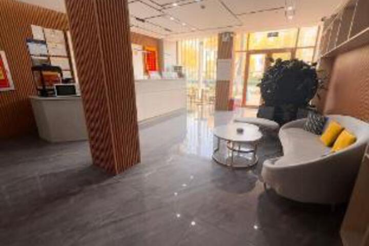 Shangyou Business Hotel (Taiyuan Zhonglou Street Railway Station)