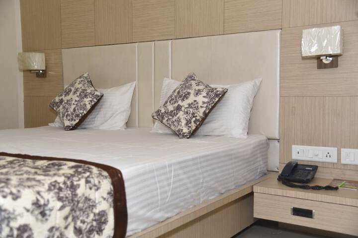 Room 3 of 6