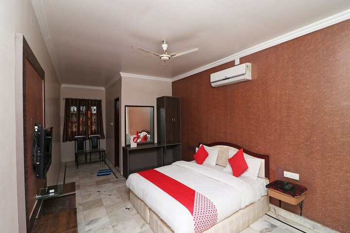 Room 14 of 27